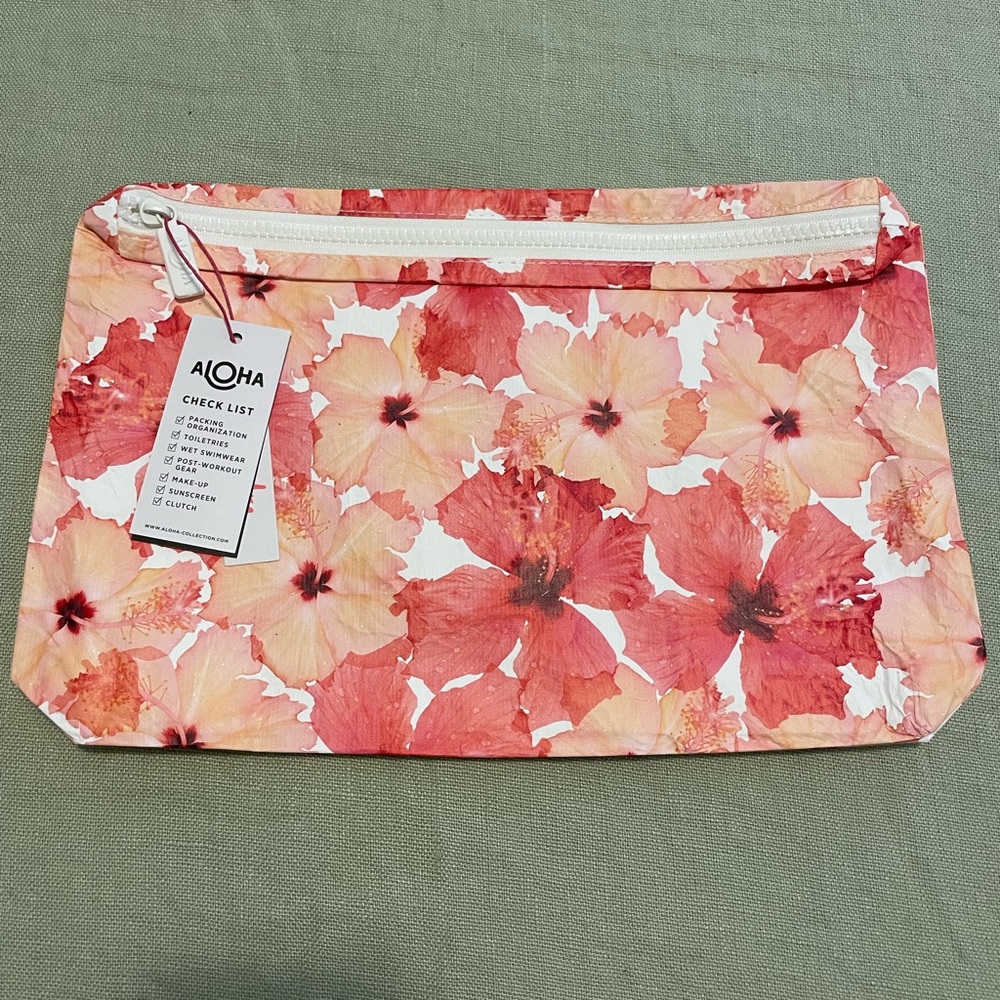 NWT Aloha Splashproof Mid Pouch